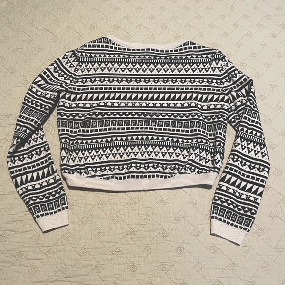 Tribal Print Crop Sweater - Picture 3 of 3